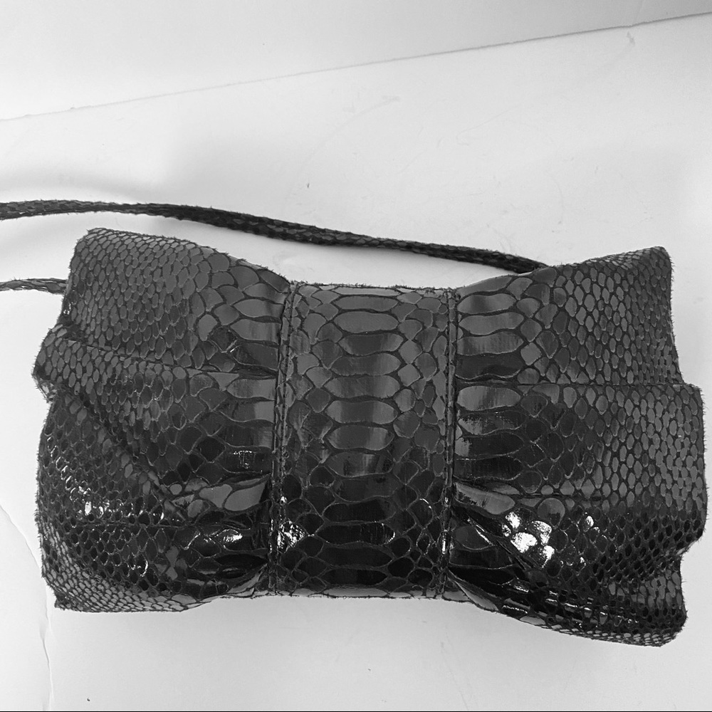 Iman Black Jeweled Broche  Snake Embossed Crossbody Bow Clutch Evening Bag. - Picture 2 of 16